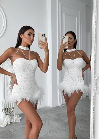 Tüy Detaylı Straplez Mini Beyaz Abiye - Görsel 3