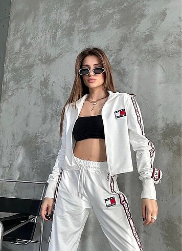 l Beden Tommy hilfiger eşofman
