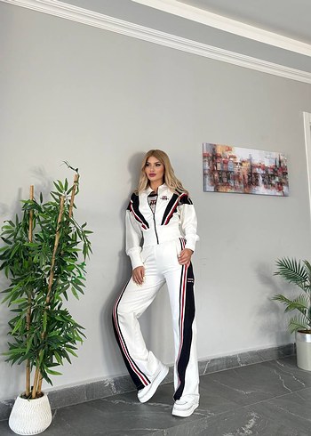 m Beden Beyaz Çizgili Fermuarlı Kadın Eşofman Takımı