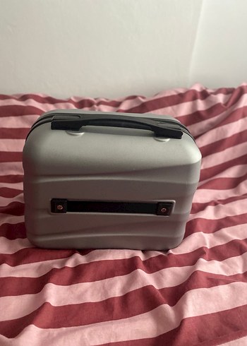 Gri Fermuarlı Plastik Makyaj Çantası - Görsel 3