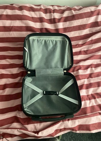 Gri Fermuarlı Plastik Makyaj Çantası - Görsel 2