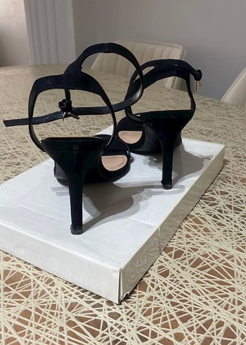 Klasik Siyah Tokalı İnce Topuklu Kadın Ayakkabı - Görsel 4