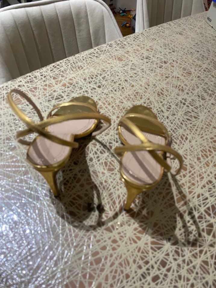 Parlak Altın Tokalı İnce Topuklu Kadın Abiye Ayakkabı - Görsel 2