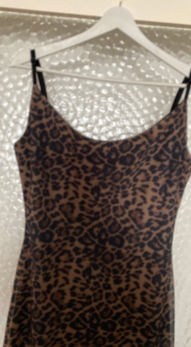 Drapeli Straplez Yılan Desenli Uzun Elbise - Görsel 3