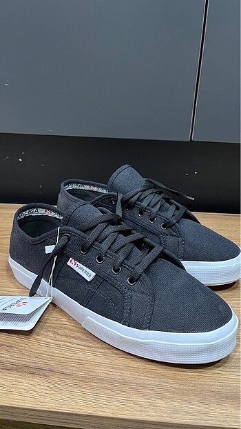 siyah superga ayakkabı