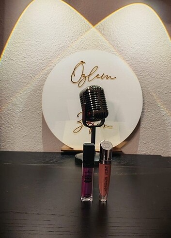2 Lip gloss