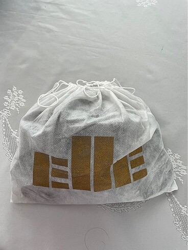 Elle elle çanta