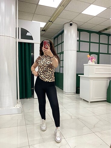 Leoparlı tshirt