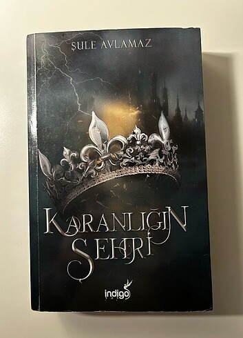 Karanlığın Şehri-Şule Avlamaz