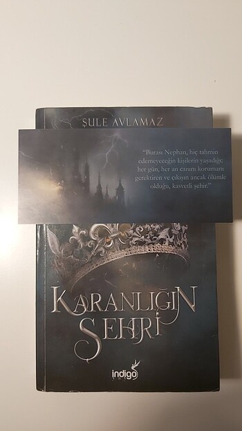 Beden Karanlığın Şehri-Şule Avlamaz