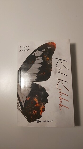 Kül Kelebek-Beyza Aksoy