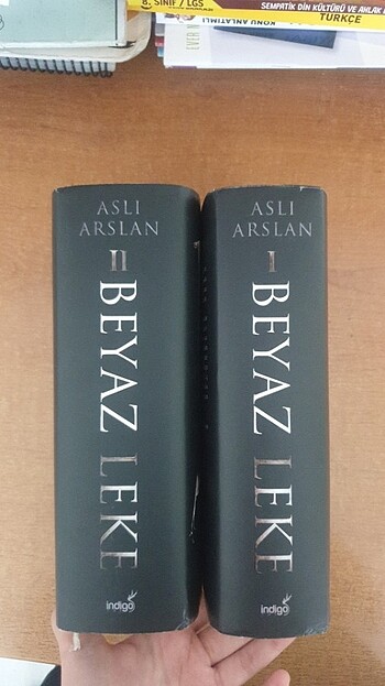  Beyaz Leke, Aslı Arslan
