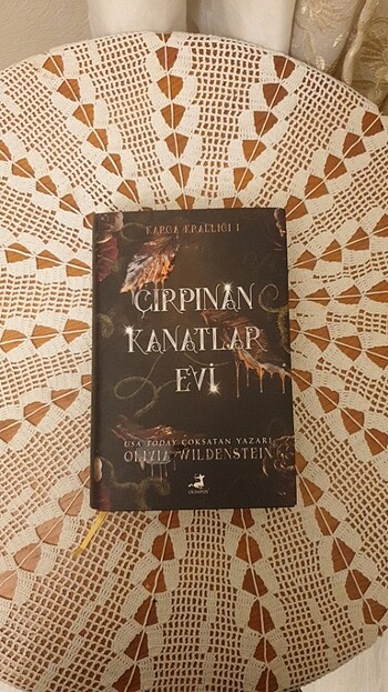 Ciltli Çırpınan Kanatlar Evi, Olivia Wildenstein