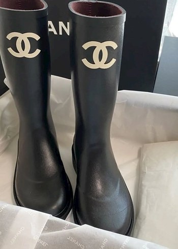 39 Beden Chanel rain bot