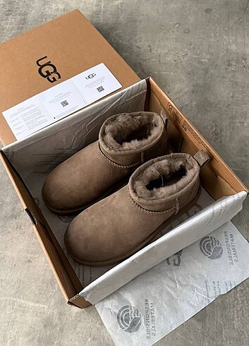38 Beden UGG bot