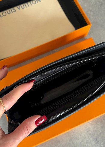 Louis Vuitton Siyah Deri Kadın Portföy Çanta - Görsel 3