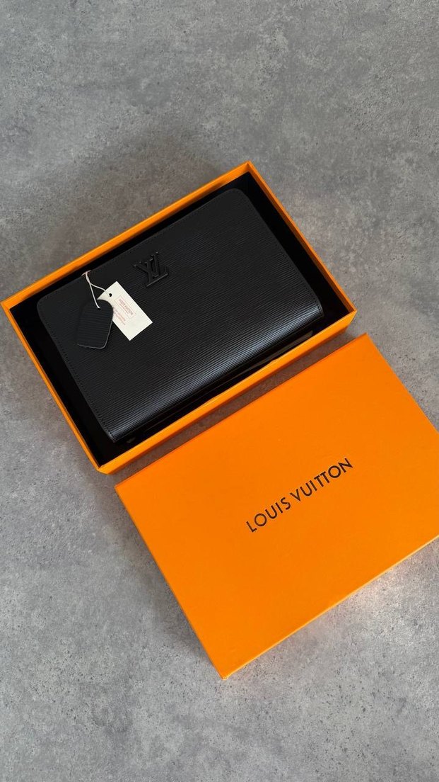 Louis Vuitton Siyah Deri Kadın Portföy Çanta - Görsel 2