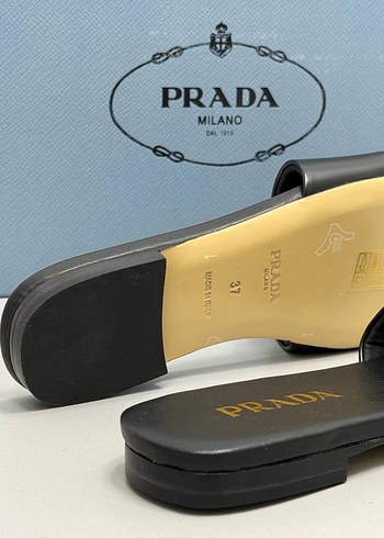 39 Beden Prada Siyah Tokalı Kadın Terlik