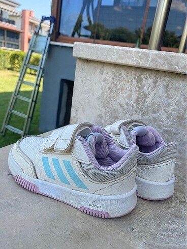 23 Beden pembe Renk Adidas ayakkabı