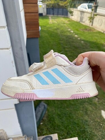 Adidas 23