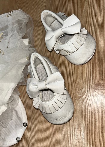 Kız Çocuk Beyaz Dantelli Nakışlı Elbise - Görsel 4