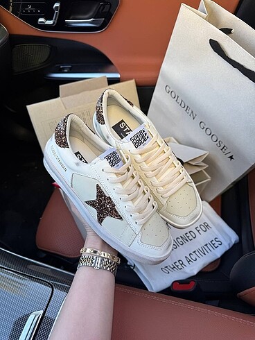40 Beden beyaz Renk GOLDEN GOOSE DELUXE