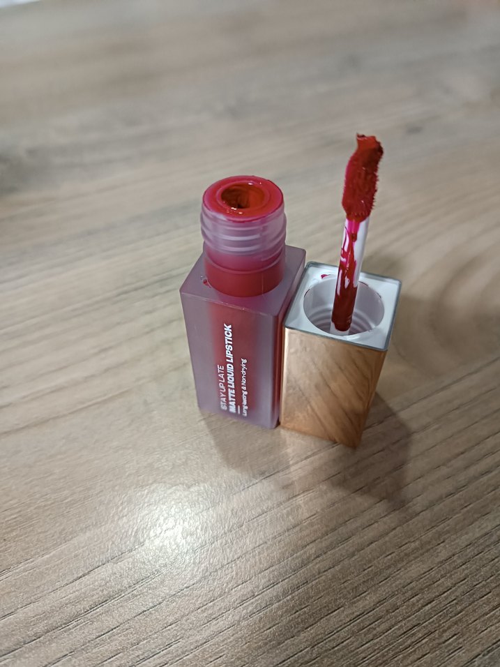 Trendyolmilla Kırmızı Mat Ruj - Görsel 2