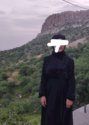 m Beden Boncuk Detaylı Siyah Uzun Kollu Uzun Elbise