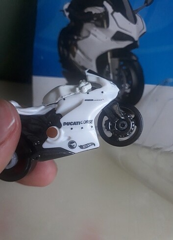 Eski koleksiyoncudan TH DUCATI V4S PANIAGLE çiziksiz