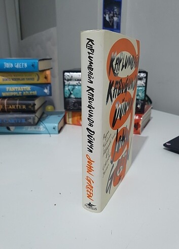  Kaplumbağa Kabuğunda Dünya - John Green (Ciltli) 