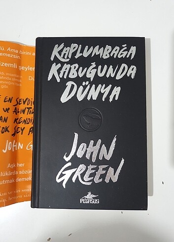  Beden Kaplumbağa Kabuğunda Dünya - John Green (Ciltli) 