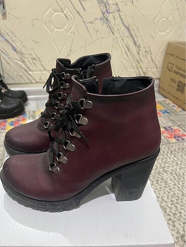 Kadın bot bordo