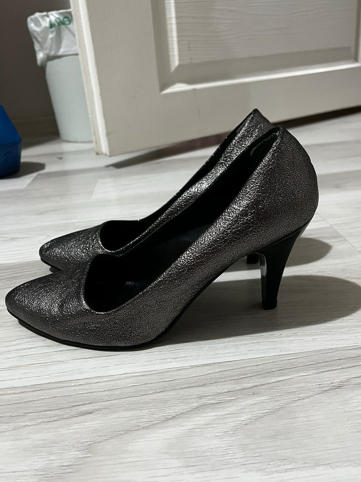 Gri Parlak  Yüksek Topuklu Kadın Ayakkabı - Görsel 2