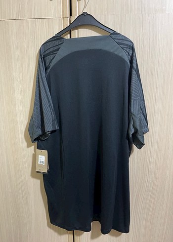 Nike Gri Slim Fit Erkek Spor Tişörtü - Görsel 3