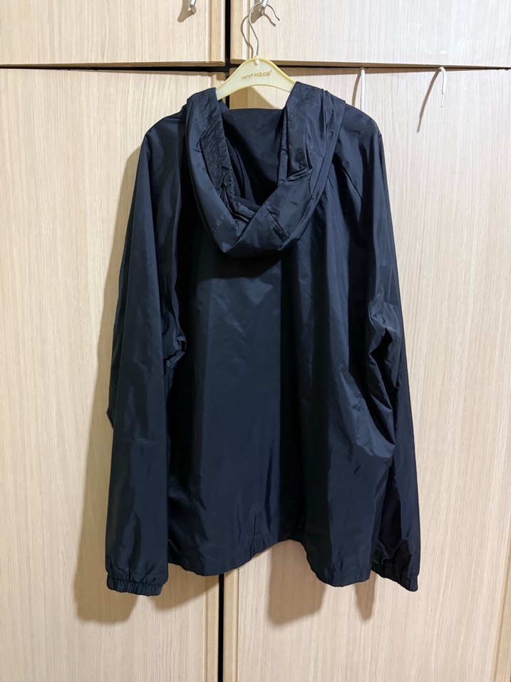 Nike Siyah Kapüşonlu Erkek Yağmurluk - Görsel 4