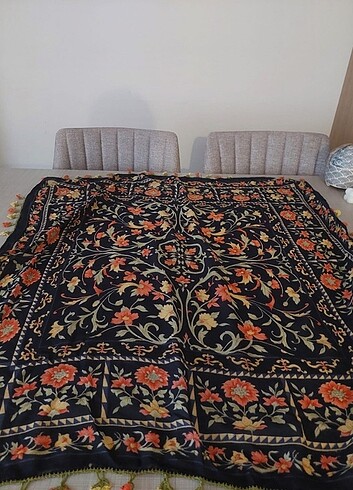 Oyalı Siyah Tülbent