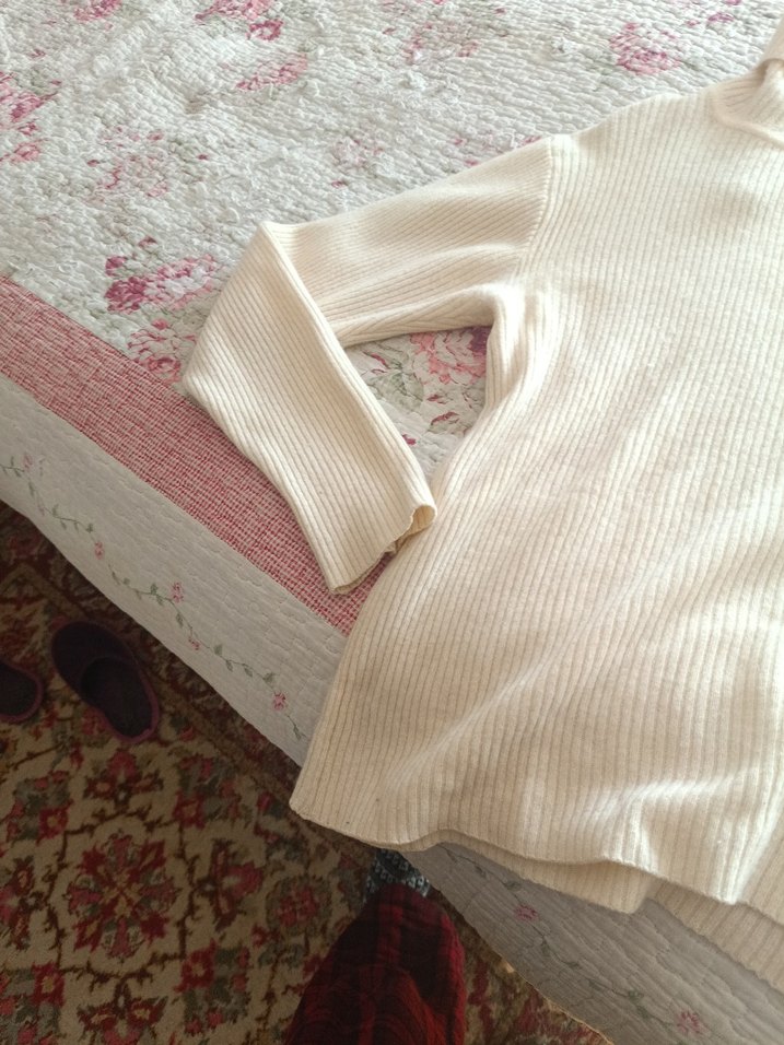 Bej Kadın Boğazlı Triko Kazak - Görsel 3