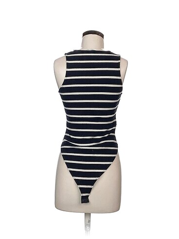 m Beden Mango Bluz %70 İndirimli.