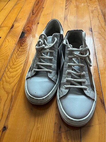 Sneaker spor ayakkabı