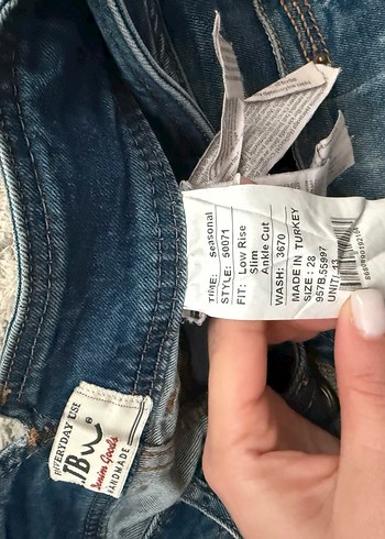 Düşük bel, Yırtık, Mavi Kadın orijinal marka Kot Pantolon - Görsel 2