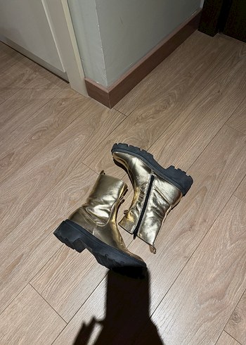 Altın Renk Tokalı Kadın Suni Deri Bot - Görsel 6