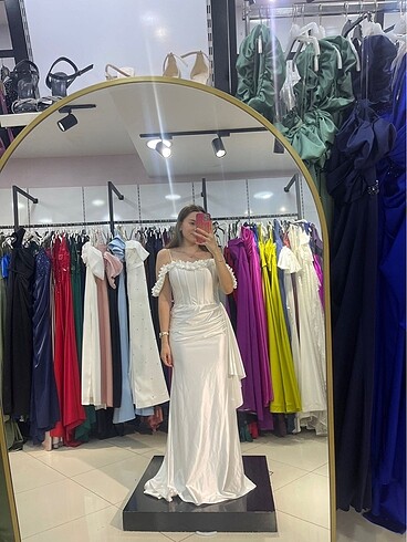 Nişan-nikah elbisesi