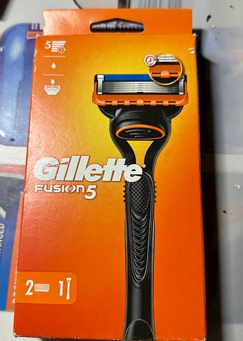 Gillette Fusion5 Turuncu Tıraş Makinesi ve Yedek