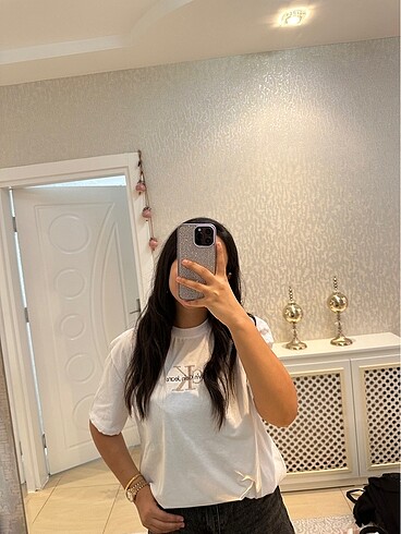 l Beden Calvin klein üst