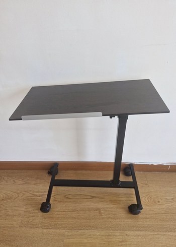 Yükseklik Ayarlı Siyah Katlanabilir Masa