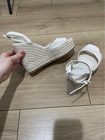 Stradivarius Dolgu topuk ayakkabı