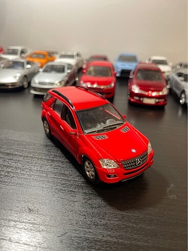 1:36 MERCEDES ML CLASS
