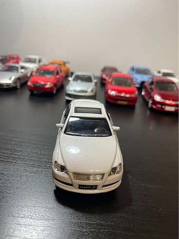  1:32 TOYOTA MARK X