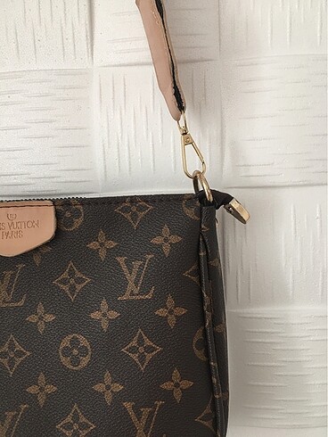 Louis Vuitton Kol çantası