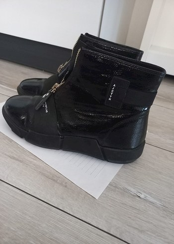 siyah rugan bot - Görsel 2